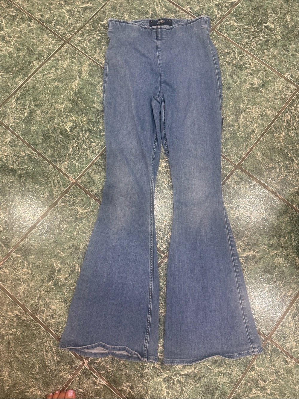 Hollister Classic High-Rise Flare Jeans - Light Blue size M